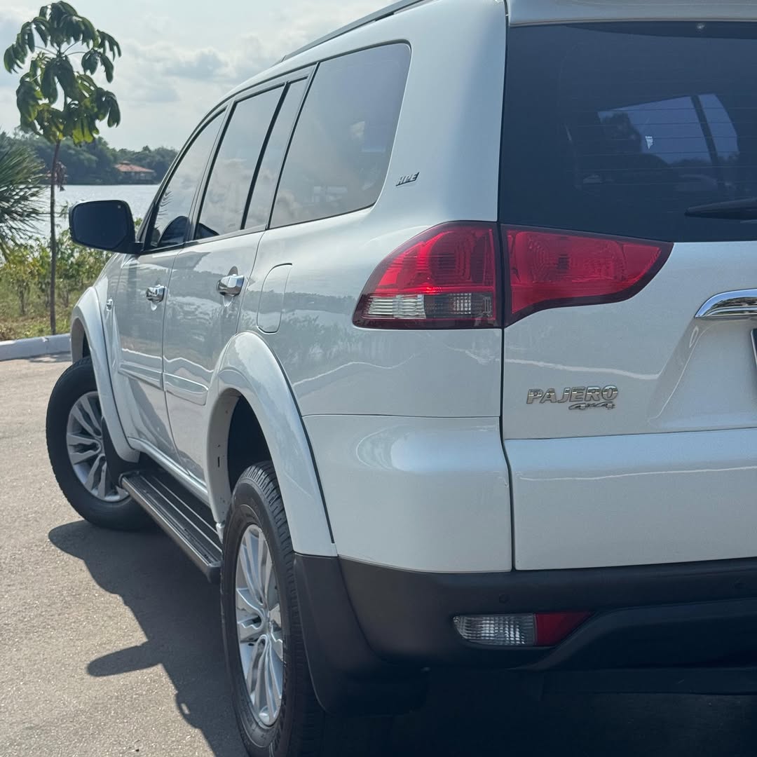 MITSUBISHI PAJERO DAKAR 4x4 DIESEL AUTOMÁTICA 2015 2016