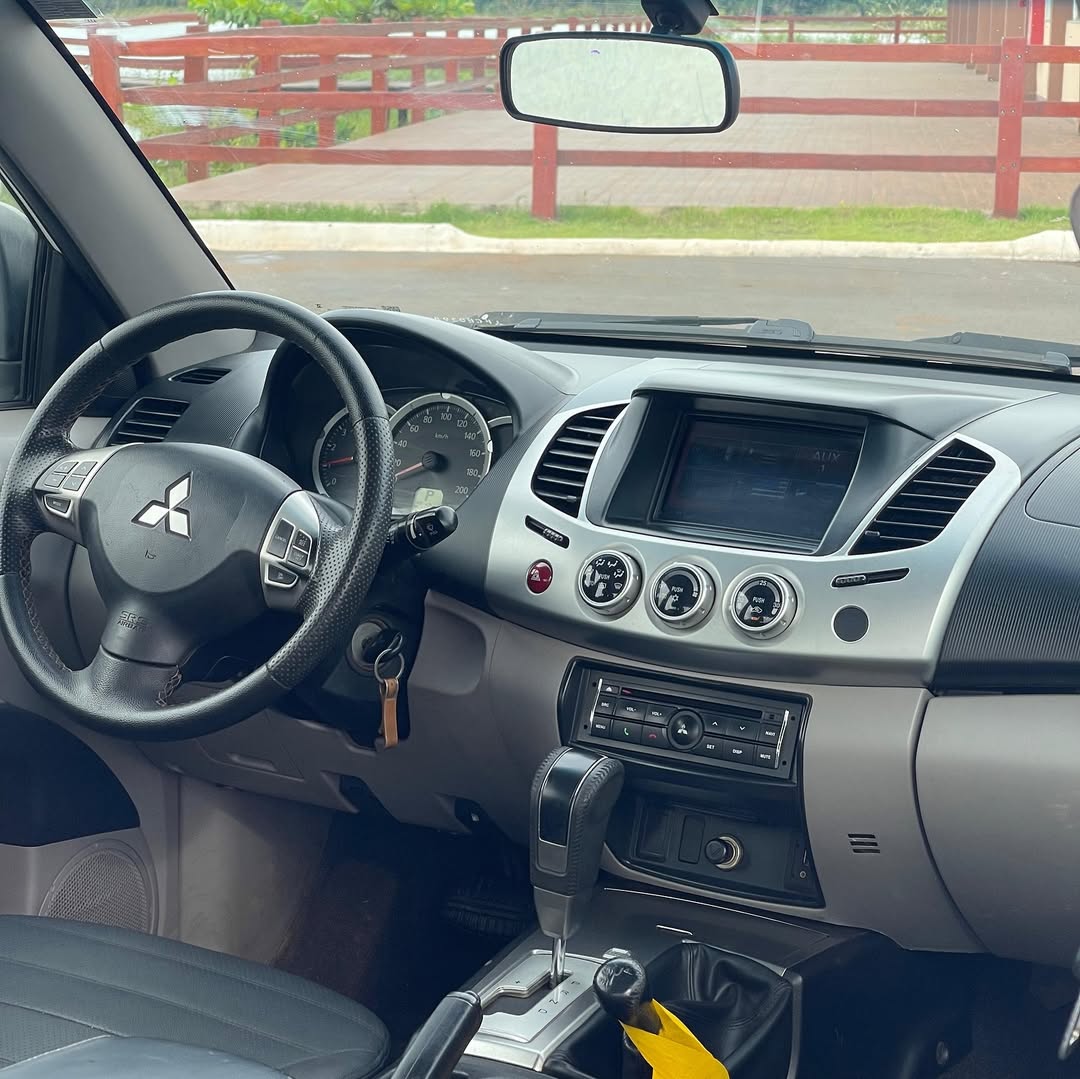 MITSUBISHI L200 TRITON HPE 4x4 3.2 2014 2015