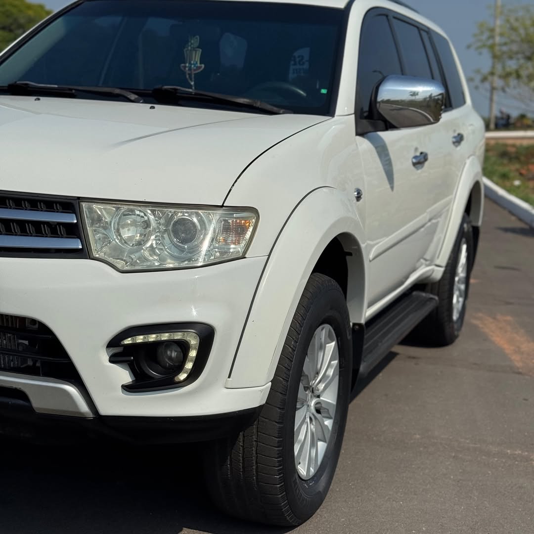 MITSUBISHI PAJERO DAKAR 4x4 DIESEL AUTOMÁTICA 2015 2016