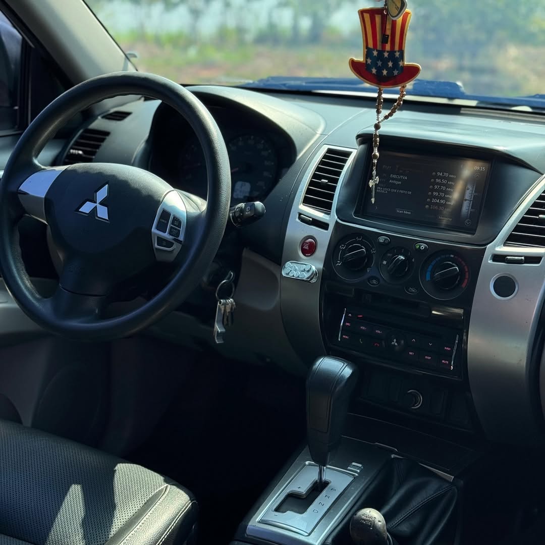 MITSUBISHI PAJERO DAKAR 4x4 DIESEL AUTOMÁTICA 2015 2016