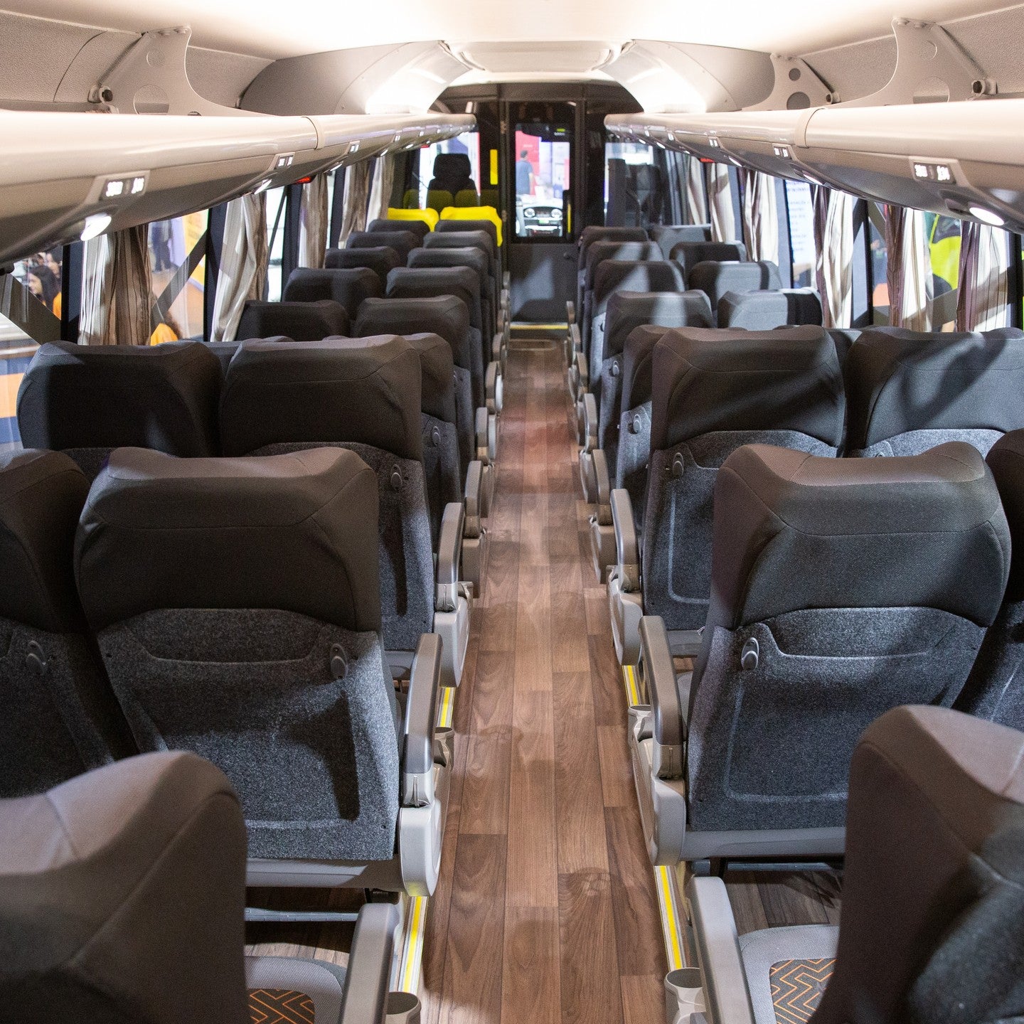 ÔNIBUS VOLARE FLY 12 FRETAMENTO 47 LUGARES 2025 2025