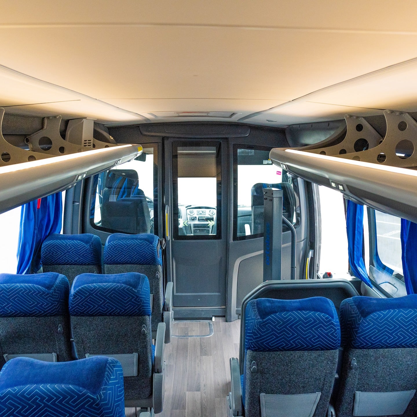 ÔNIBUS VOLARE FLY 10 37 LUGARES 2025 2025