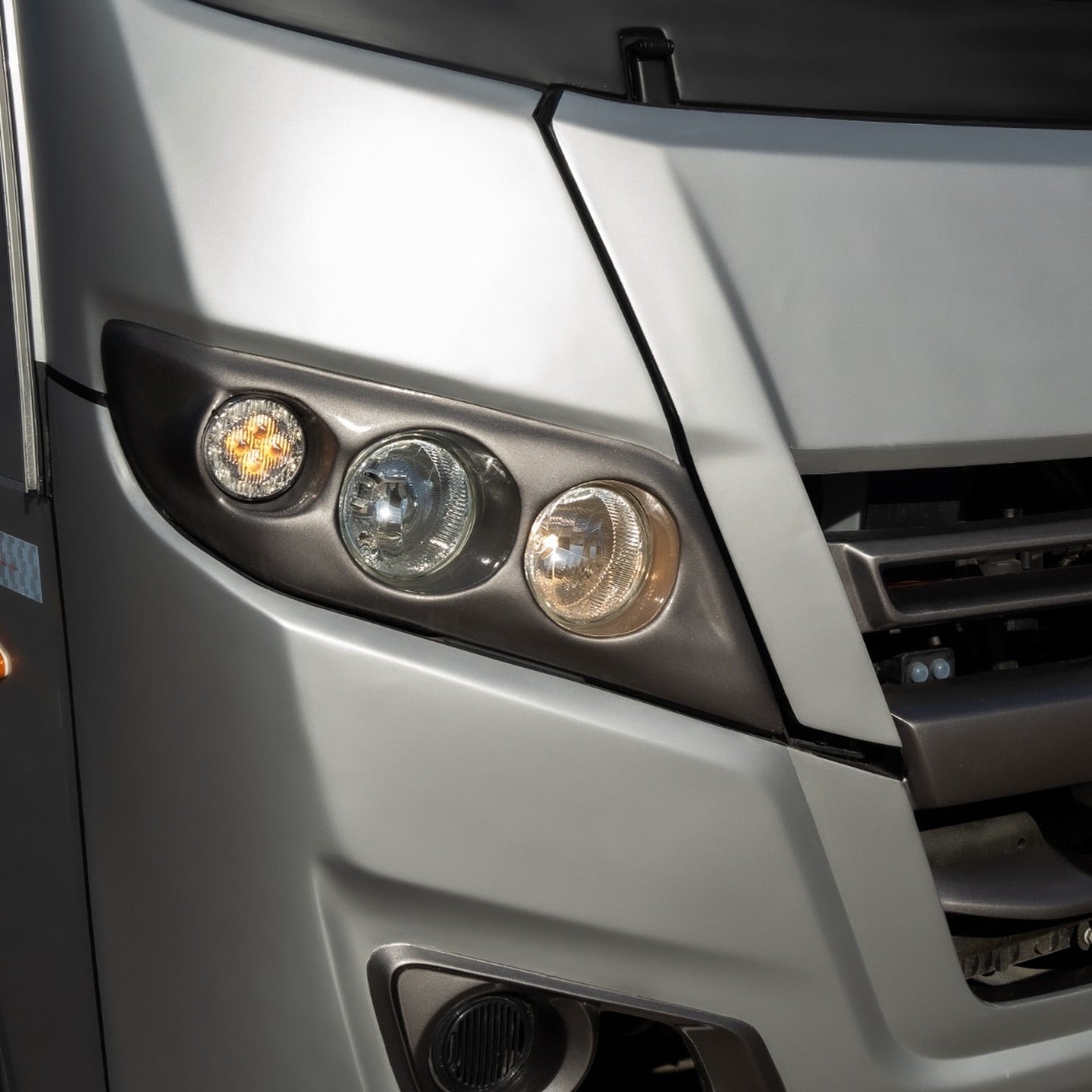 ÔNIBUS VOLARE ATTACK 8 27+2 LUGARES 2025 2025