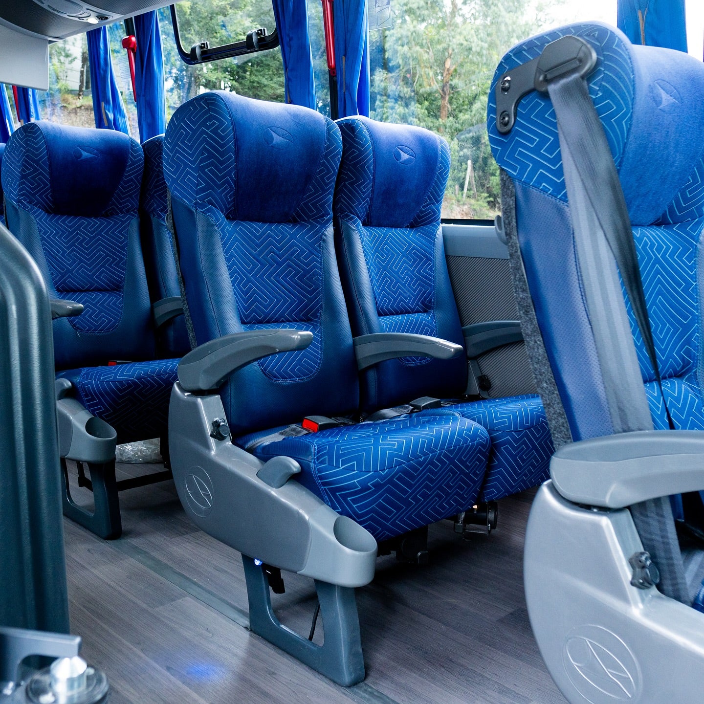 ÔNIBUS VOLARE FLY 10 37 LUGARES 2025 2025