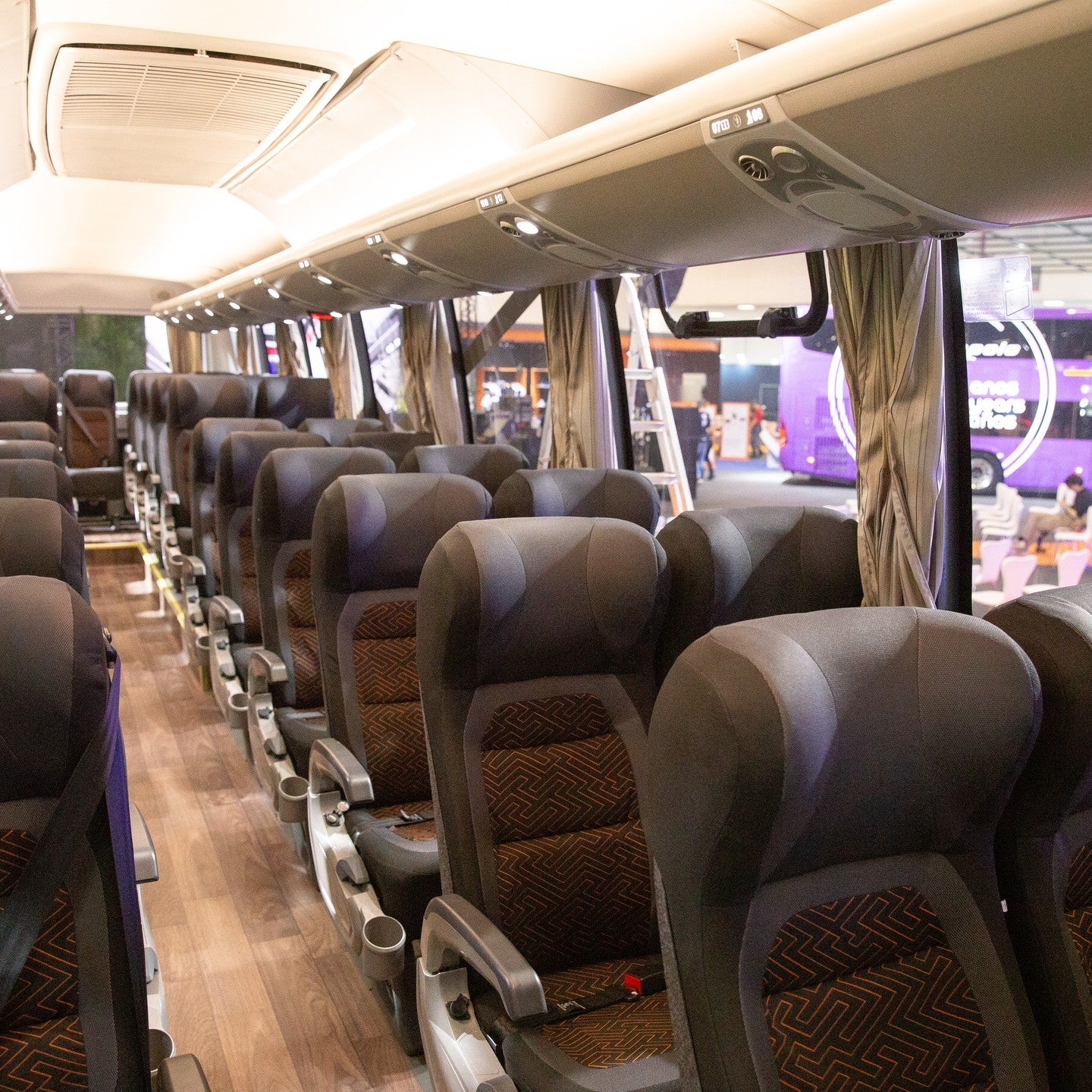 ÔNIBUS VOLARE FLY 12 FRETAMENTO 47 LUGARES 2025 2025